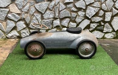 Macchina d’epoca cavalcabile