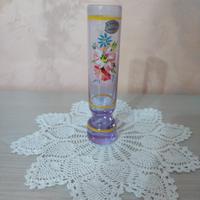 Vecchio bicchierino in vetro cristallo con fiori