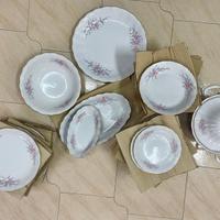 Servizio di piatti in ceramica