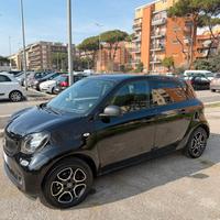 Smart fourfour 2019 nera