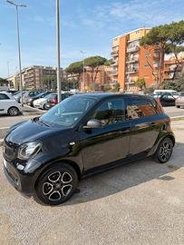 Smart fourfour 2019 nera