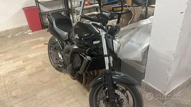 Vendia moto prezzo trattabile !!!!!