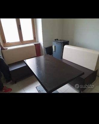 poltroncine e tavolo