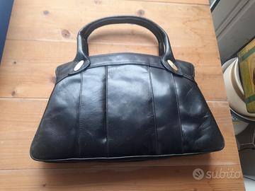 Elegante borsa nera in pelle