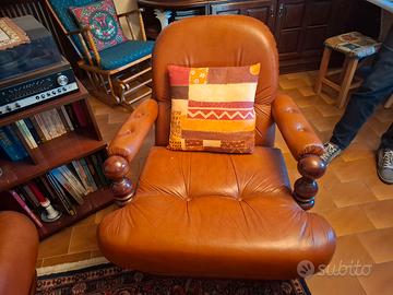 Salotto Vintage anni '70 in Vera Pelle e Noce Mass