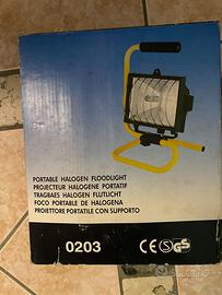 Faretto alogeno portaile con supporto da cantiere