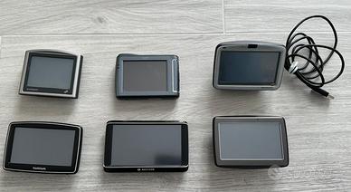 Lotto 6 Navigatori Tomtom Via Go One, Navigon ,Mio