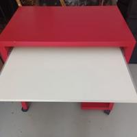 Scrivania a rotelle + sedia rossa abbinata