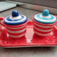 Set tazzine caffè con coperchio e piattino