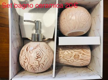 Set bagno in ceramica