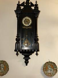 orologio a pendolo da parete antico in legno scuro