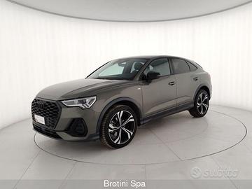 Audi Q3 35 TDI S tronic Identity Black