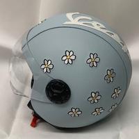 Casco rivestito in ecopelle vespa con margherita