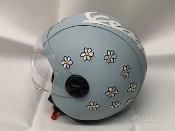 Casco rivestito in ecopelle vespa con margherita