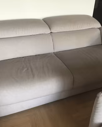 Due divano disponibili per cambio casa