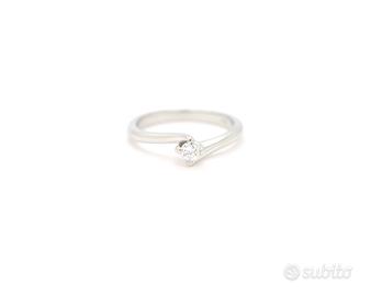 Anello solitario con diamante Ct 0,10