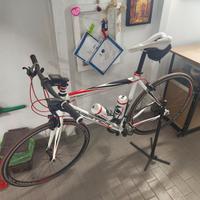 bici da corsa ibrida 