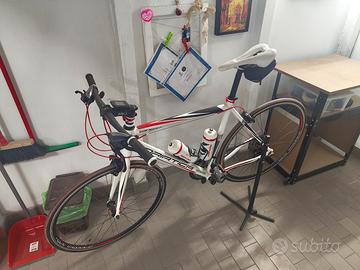 bici da corsa ibrida 
