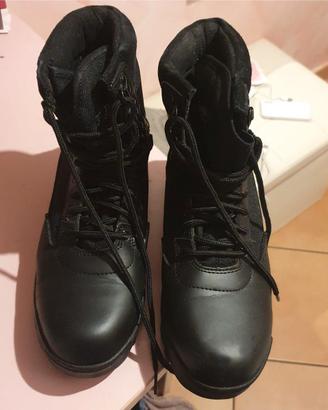 Stivali, scarponi o anfibi unisex