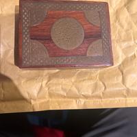 Scatola in legno  intarsiata in ottone portagioie
