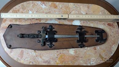 Spadino decorativo con supporto in legno Vintage