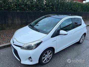 Toyota Yaris Hybrid 1.5 Style full optional