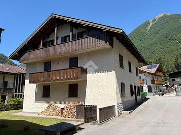 2 LOCALI A CARISOLO