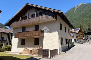 2 LOCALI A CARISOLO