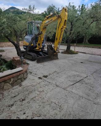 Escavatore New Holland/Kobelco E35.2 SR