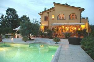 Villa di 220 m² con più di 5 locali e box auto a G