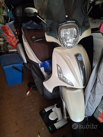Piaggio Beverly 300