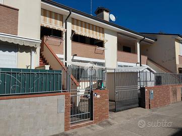 3 LOCALI A COMACCHIO