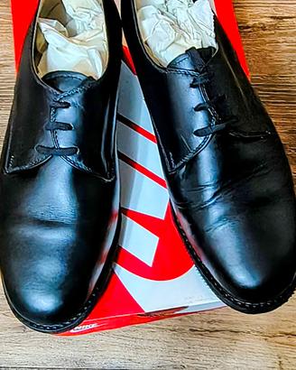 scarpe basse nere x divisa con suola in gomma , 42