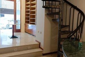 Locale commerciale via Roma alta