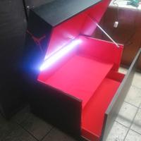 scarpiera a forma di scatola di scarpe