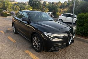 Alfa Romeo Stelvio 2.2 Turbodiesel 180 CV AT8 RWD 