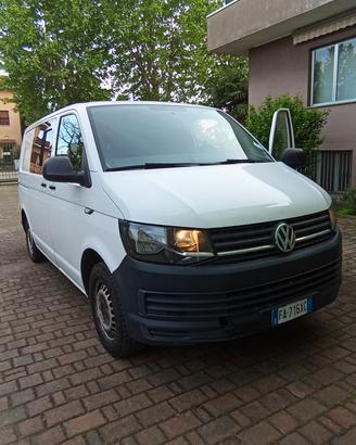 Furgone Volkswagen T5 2015