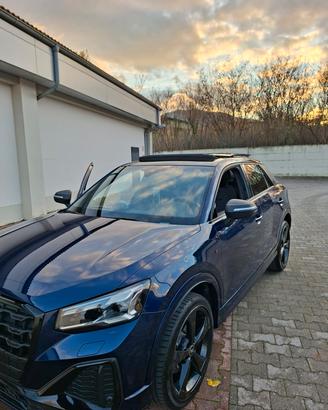 AUDI Q2 30 TDI S tronic identity black 
