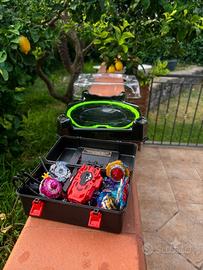 Lotto Beyblade Burst+Arena Bey Stadium+valigetta