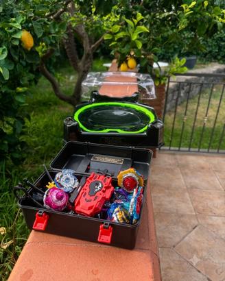 Lotto Beyblade Burst+Arena Bey Stadium+valigetta