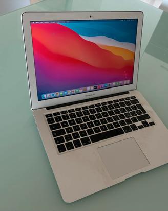 MacBook Air 13.3"  Intel i7 8/256GB BACK TO SCHOOL