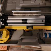 livella laser con piedistallo 