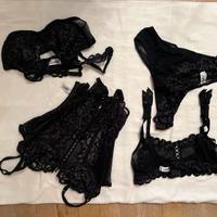 Set lingerie in pizzo pregiato Christies