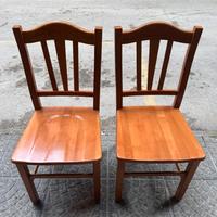 Coppia di sedie in legno
