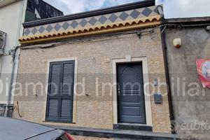 Casa singola ristrutturata con cortile