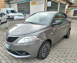 Lancia Ypsilon 1.0 70 CV HYBRID GOLD