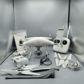 Drone DJI Phantom 4 + Zaino Rigido e Accessori