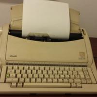Macchina da scrivere OLIVETTI 101