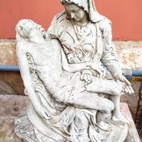 Pietà in polvere di marmo 