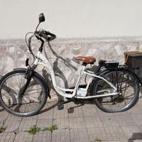 Bici elettrica Bibike,con doppia,batteria,da 24 v.